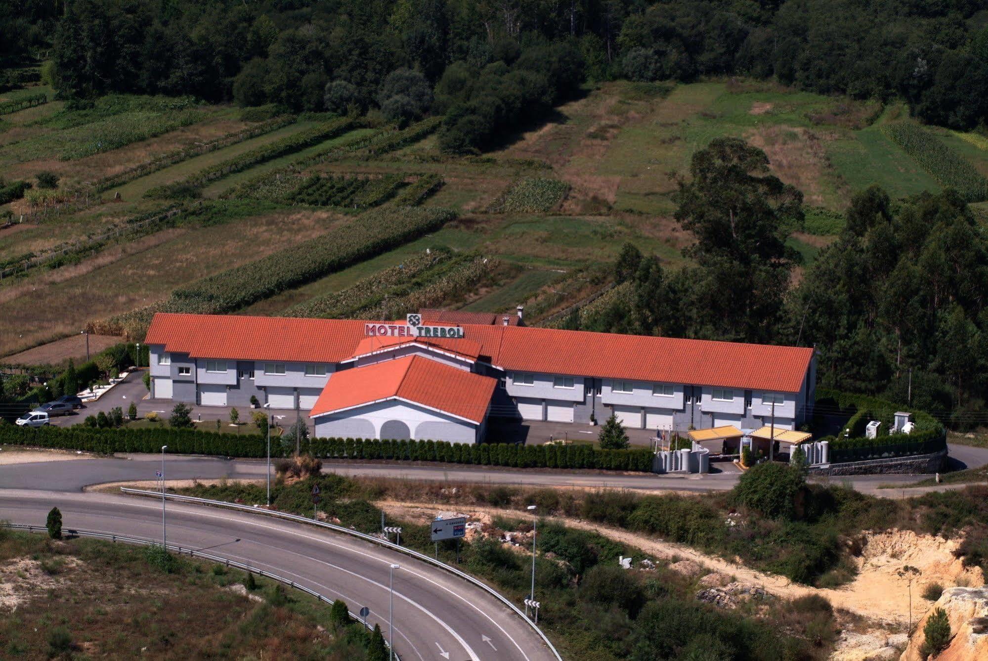 Motel Trebol Tui Esterno foto